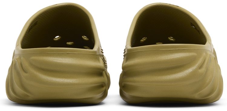 Salehe Bembury x Saru Clog Pesto