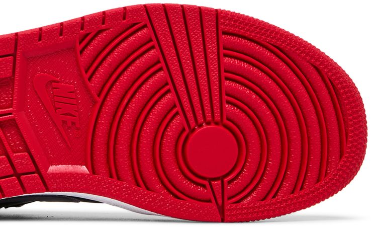 Air Jordan 1 High FlyEase Black Cement