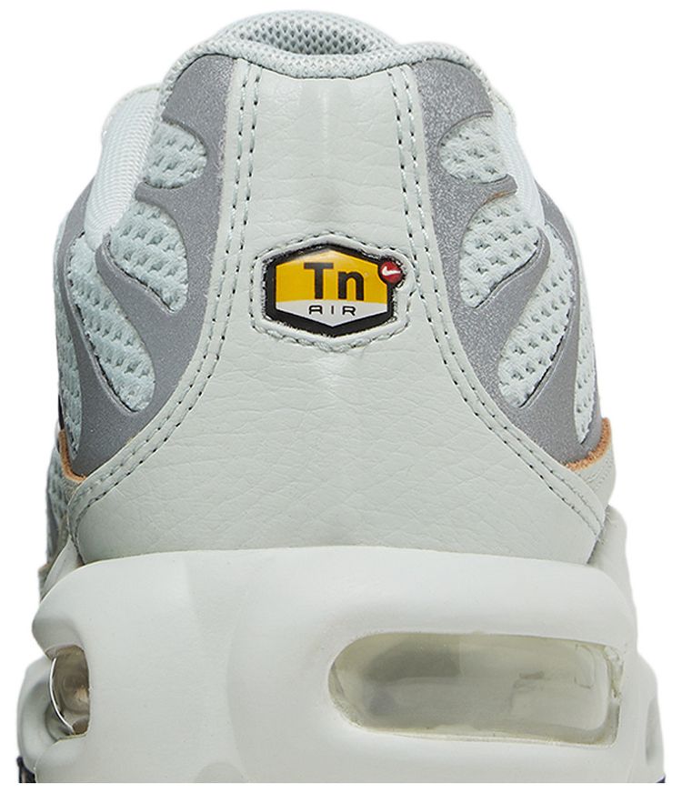 Nike Wmns Air Max Plus Light Silver