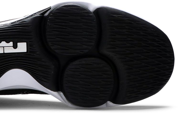Nike LeBron Witness 4 Black