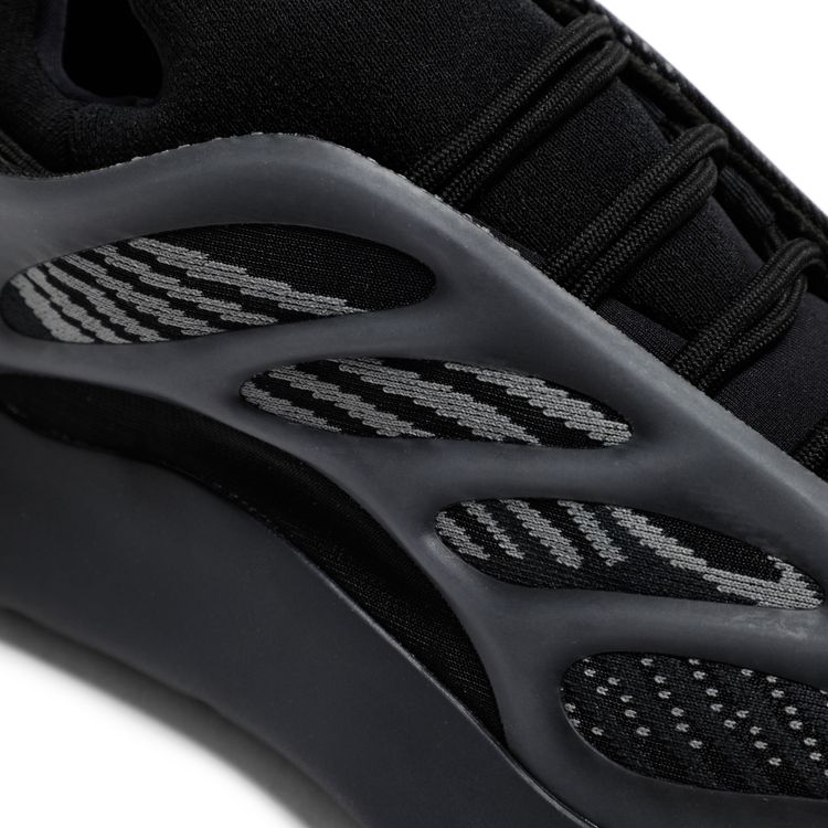 Yeezy 700 V3 Alvah
