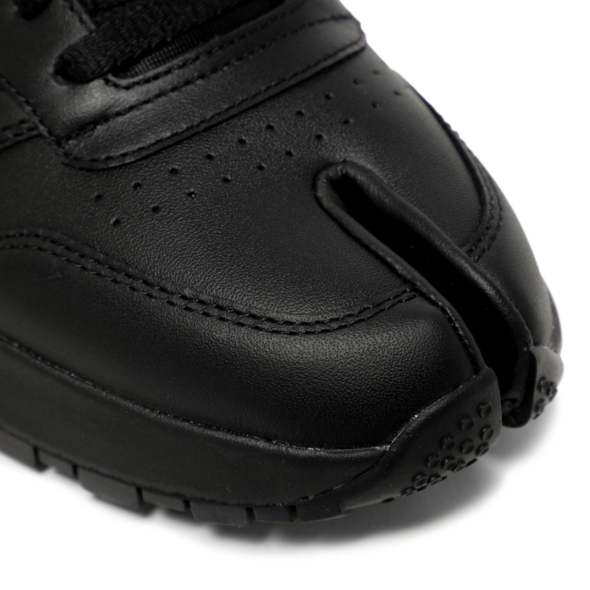Buy Reebok Maison Margiela x Classic Leather Tabi 'Black