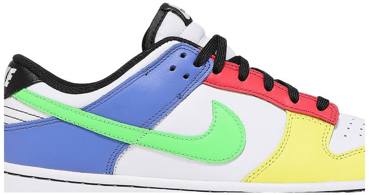 Wmns Dunk Low Green Strike