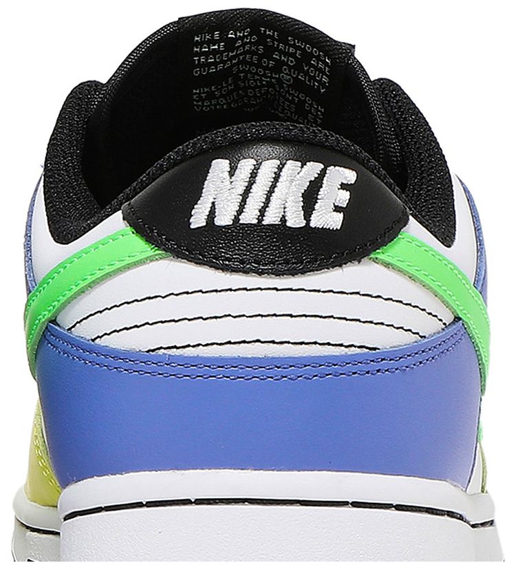 Wmns Dunk Low Green Strike