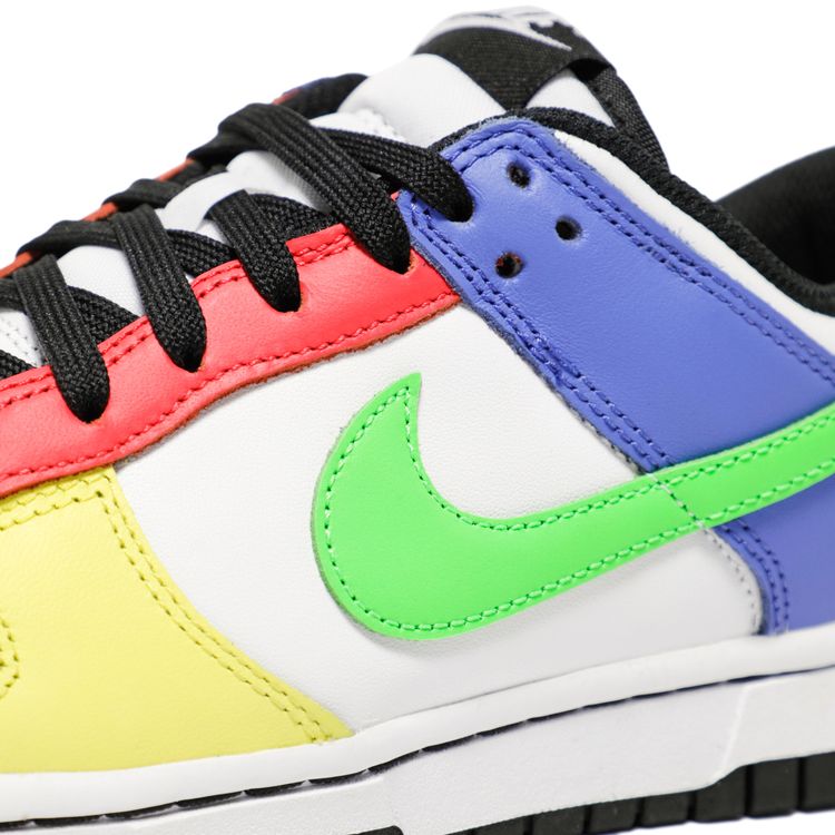 Wmns Dunk Low Green Strike