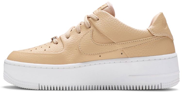 Nike Wmns Air Force 1 Sage Low Desert Ore