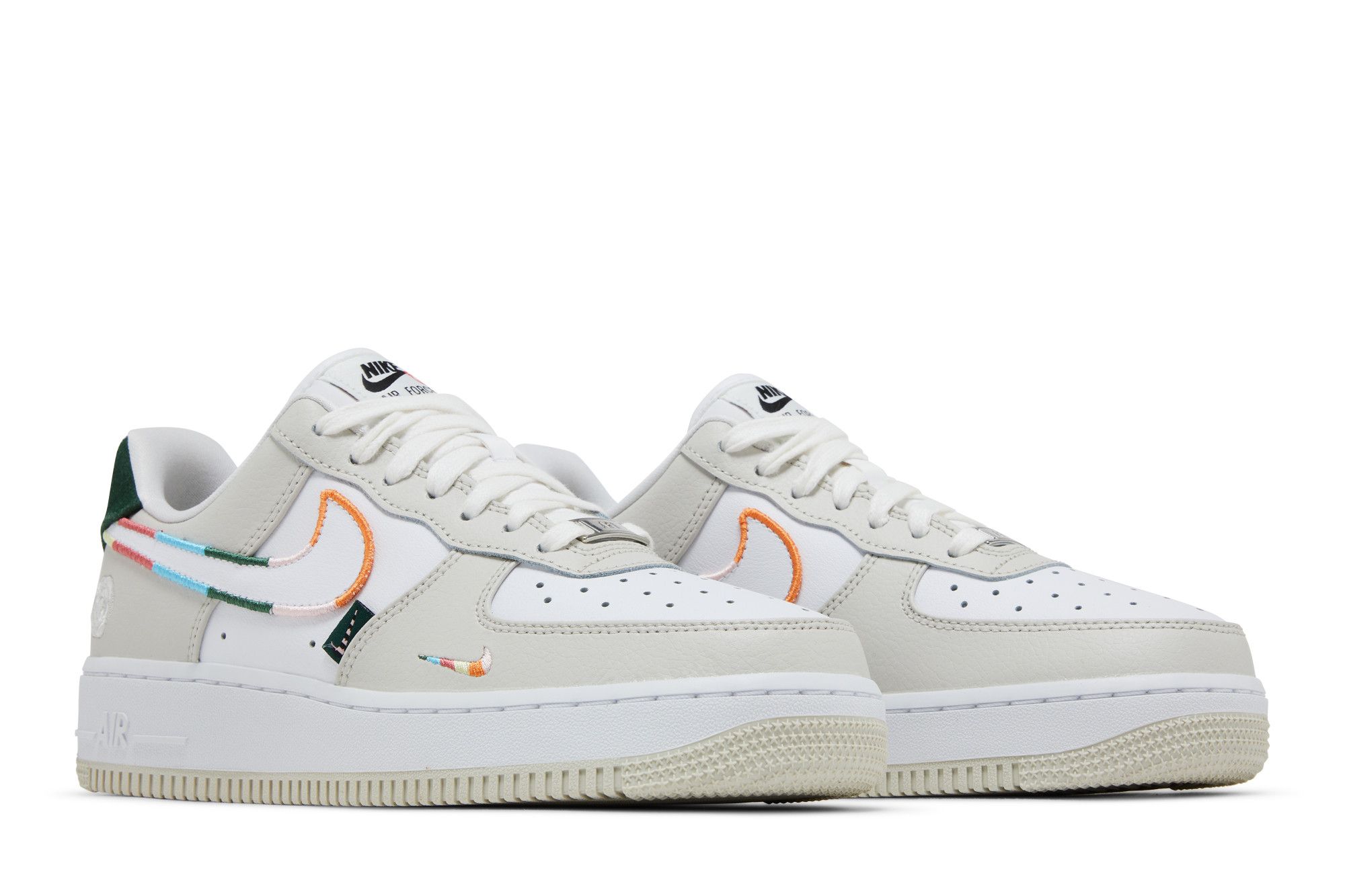 まんじまるさん専用23.5 NIKE AIR FORCE 1SHELLとワンピ GS) Nike Air Force 1 'Alter And Reveal' DO6113-100