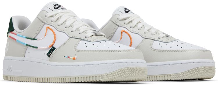 Nike Wmns Air Force 1 07 SE All Petals United