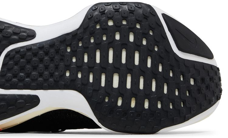 Nike ZoomX Invincible 3 Extra Wide Black White