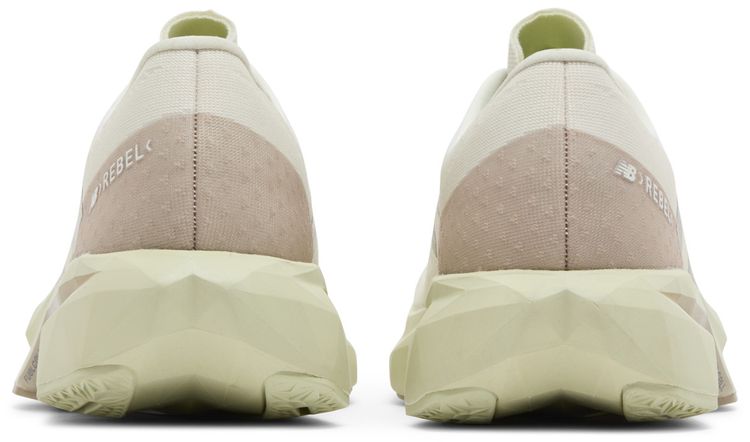 New Balance FuelCell Rebel v4 Linen Lichen Green