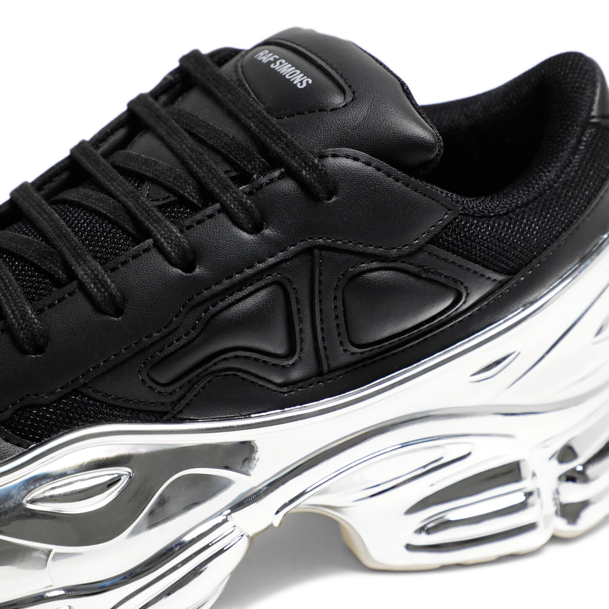 Ozweego black silver discount