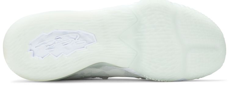 Nike LeBron 17 Low White Camo