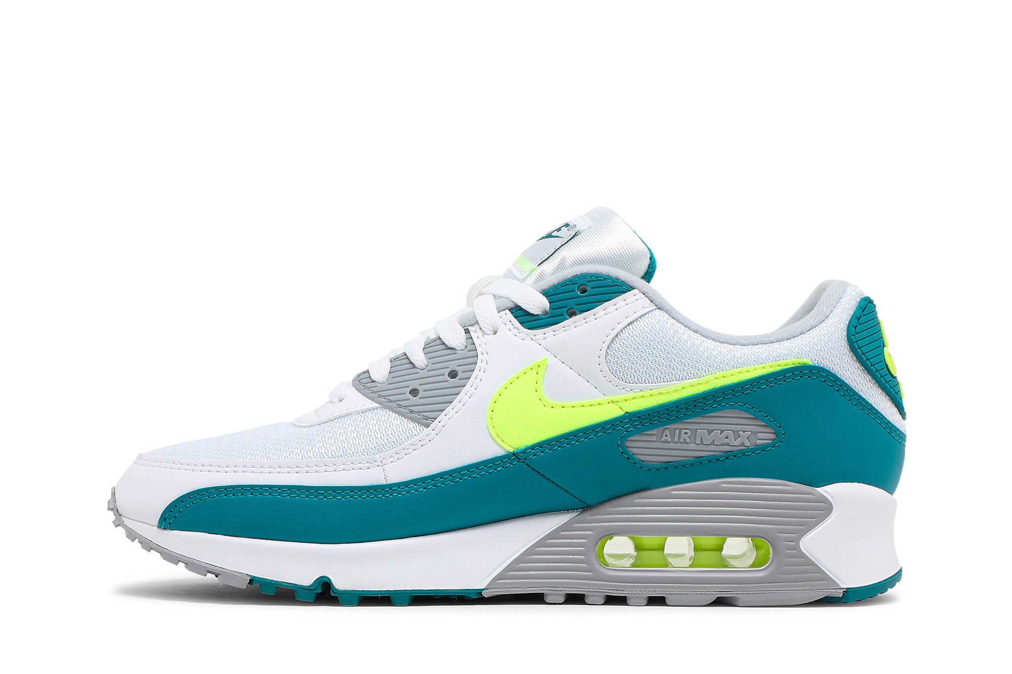 air max 90 spruce lime on feet