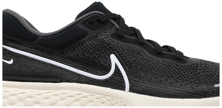 Nike ZoomX Invincible Run Flyknit Black White