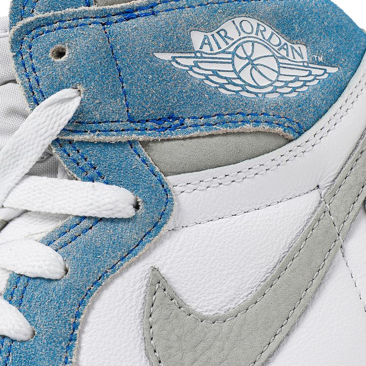 Air Jordan 1 Retro High OG Hyper Royal