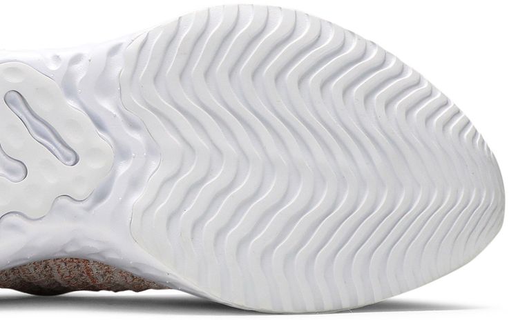 Nike Wmns React Phantom Run Flyknit 2 Premium Fossil Stone Metallic Red Bronze