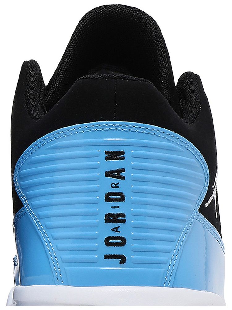Air Jordan Max Aura 2 Black University Blue