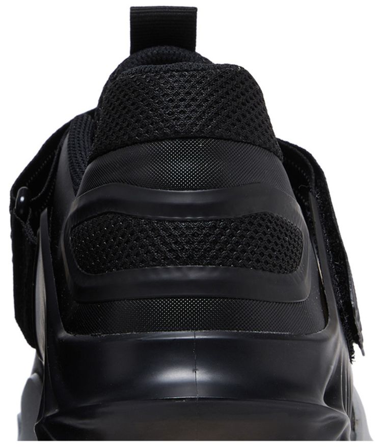 Nike Savaleos Black White Sample