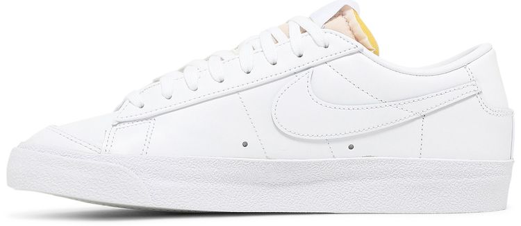 Nike Wmns Blazer Low 77 Triple White