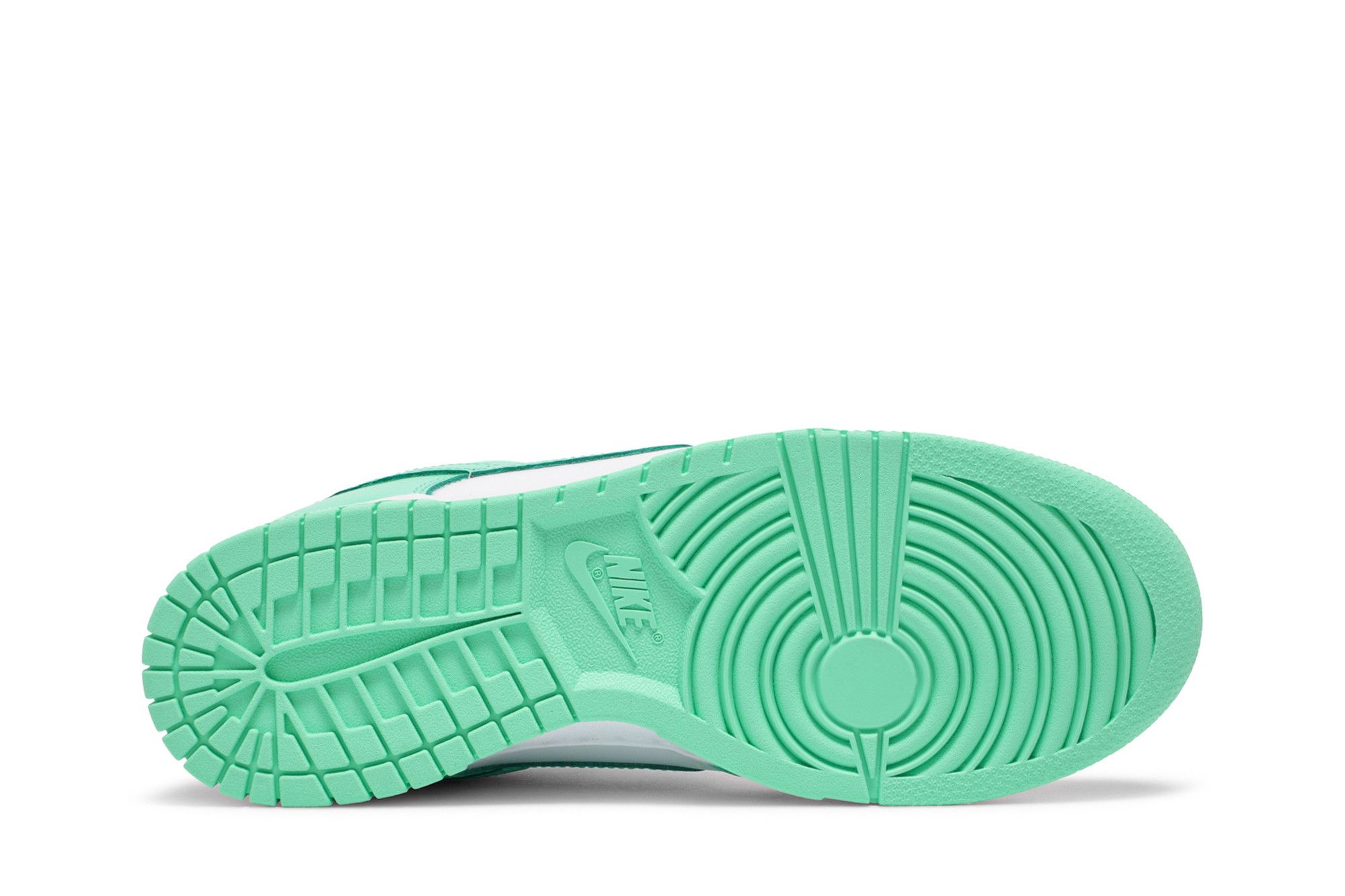 靴 NIKE WMNS DUNK LOW \"GREEN GLOW\" Women's Dunk Low 'Green Glow' Release Date. Nike SNKRS