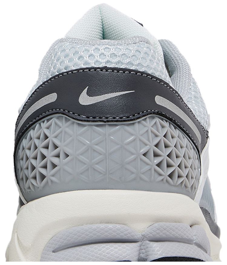 Nike Wmns Zoom Vomero 5 Wolf Grey Cool Grey