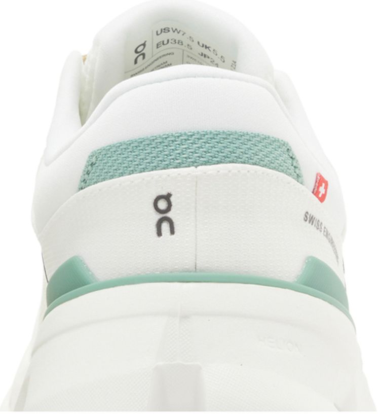 ON Wmns Cloudrunner 2 Undyed Green