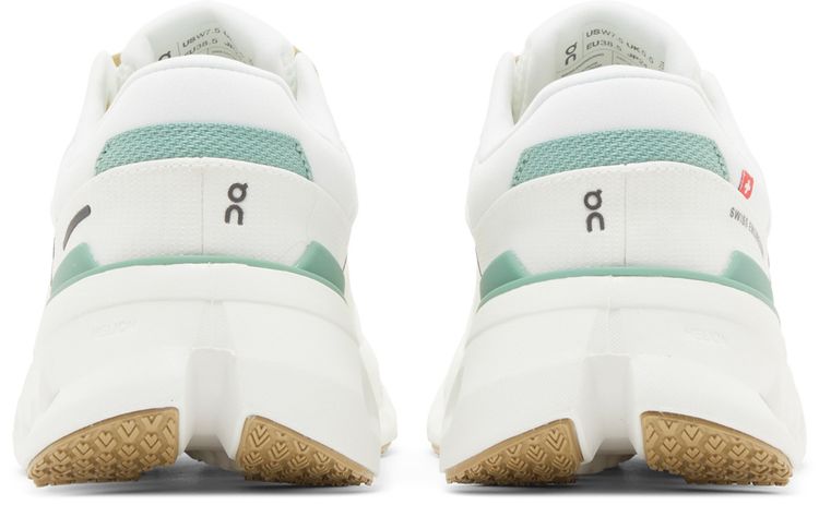 ON Wmns Cloudrunner 2 Undyed Green