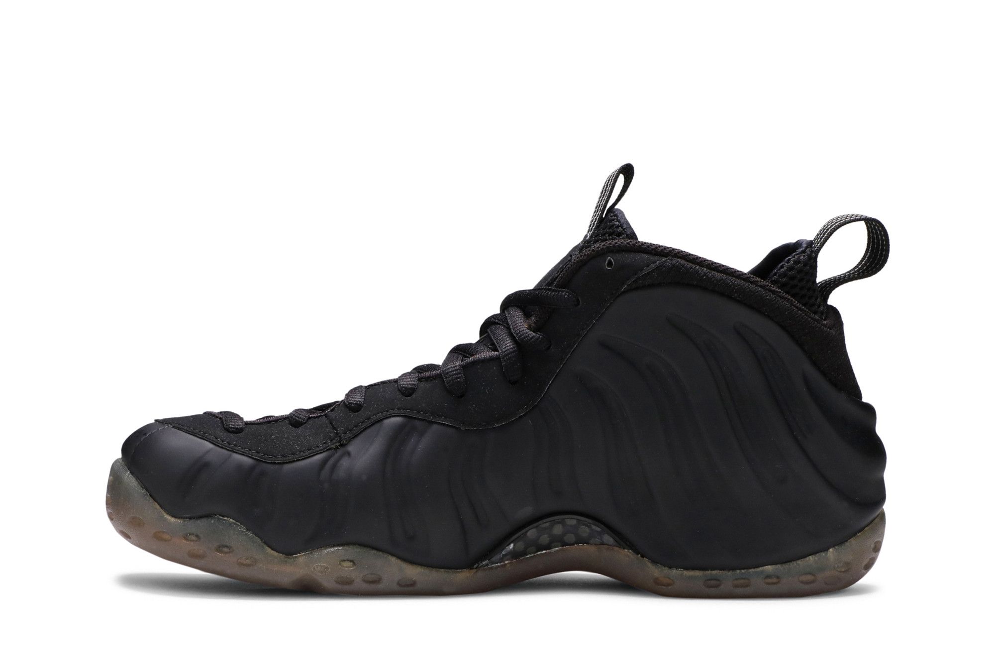 Foamposite stealth store