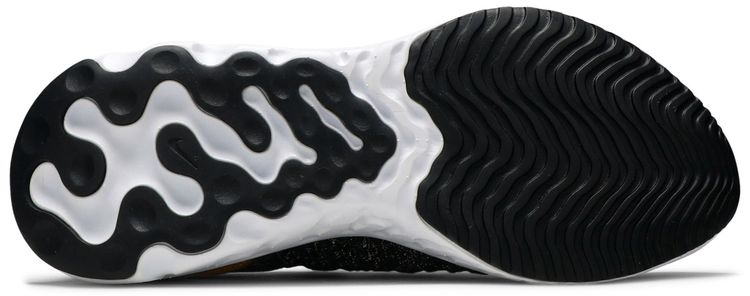 Nike Wmns React Phantom Run Flyknit 2 Premium Black Metallic Gold