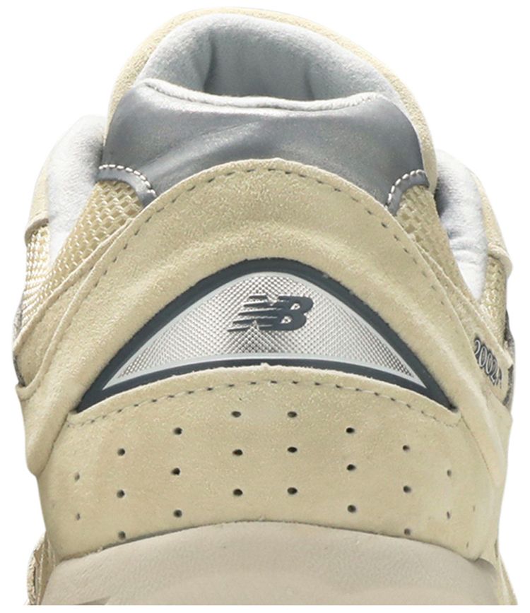 New Balance 2002 Bone