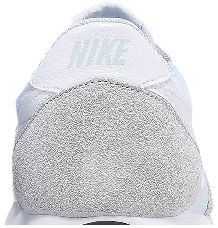 Nike Wmns Daybreak Football Grey