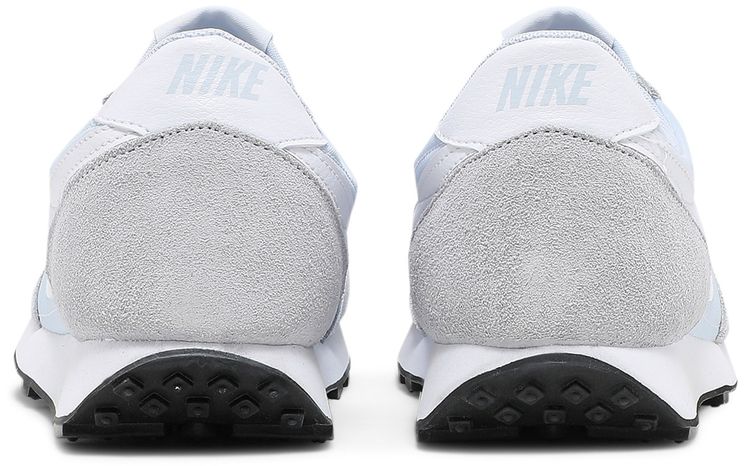 Nike Wmns Daybreak Football Grey