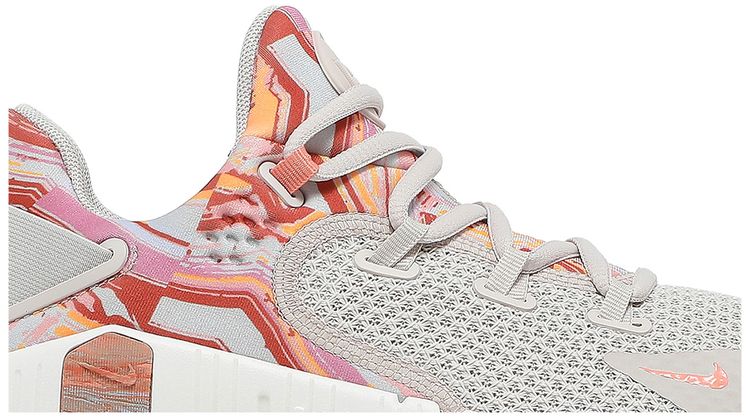 Nike Wmns Free Metcon 4 Desert Sand Crimson Bliss