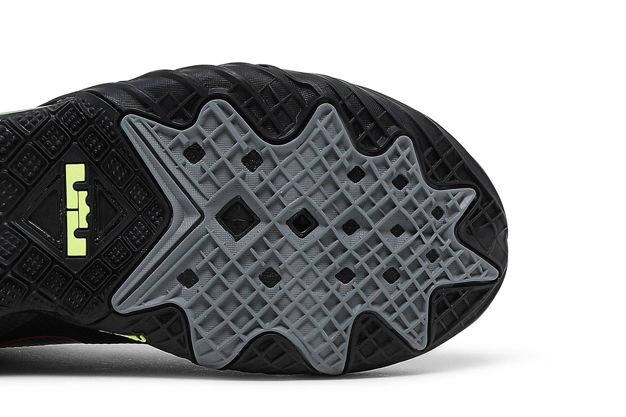 lebron 18 low air max 95 greedy