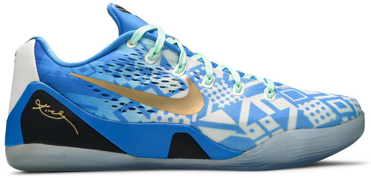 Kobe 9 EM Hyper Cobalt