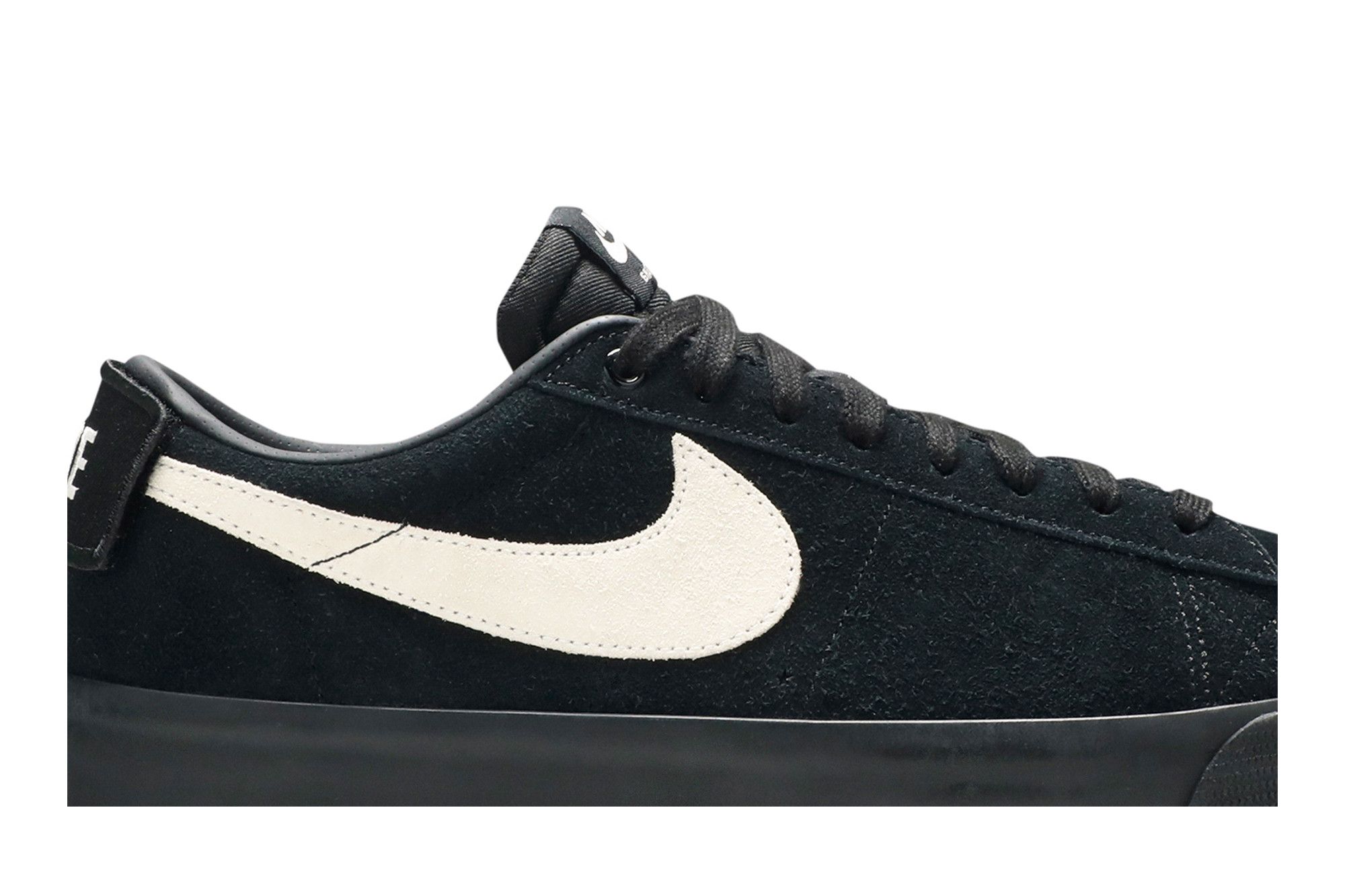 Nike sb blazer low black white hot sale