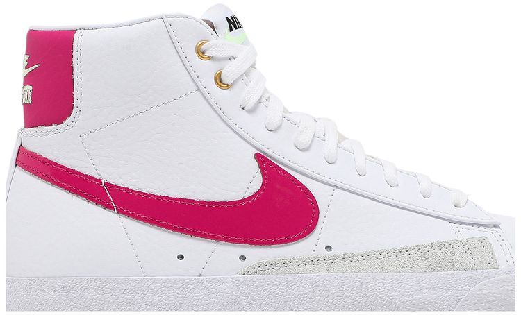 Nike Blazer Mid 77 World Tour