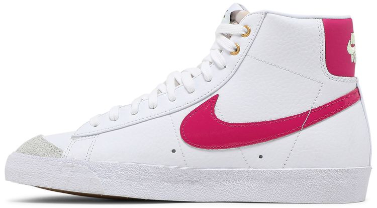 Nike Blazer Mid 77 World Tour
