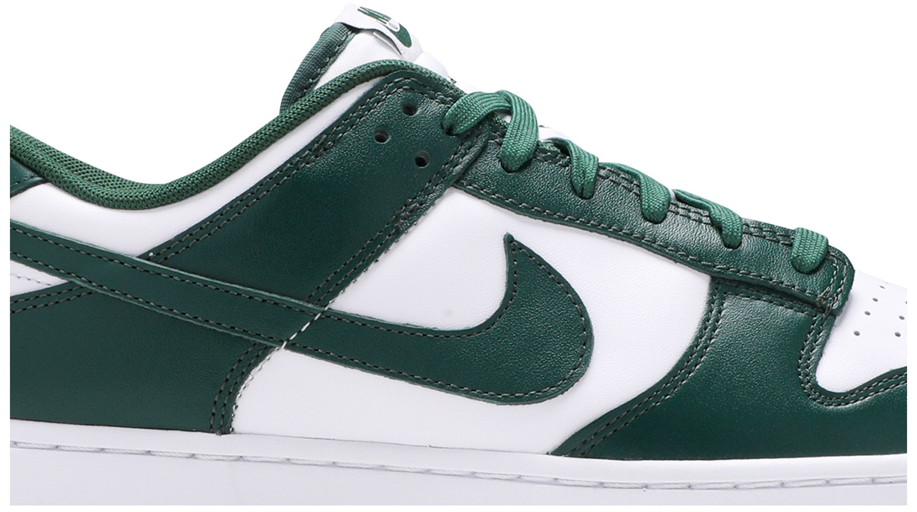 dunk low michigan state on feet
