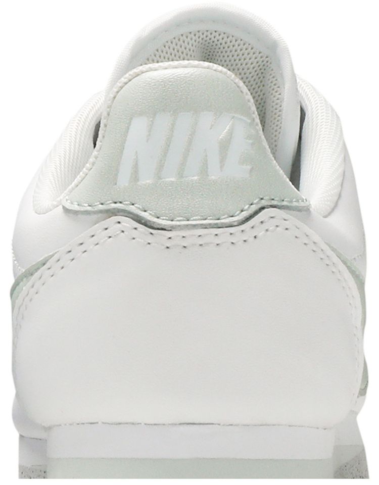 Nike Wmns Classic Cortez Flyleather White Light Silver