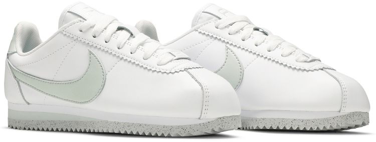 Nike Wmns Classic Cortez Flyleather White Light Silver