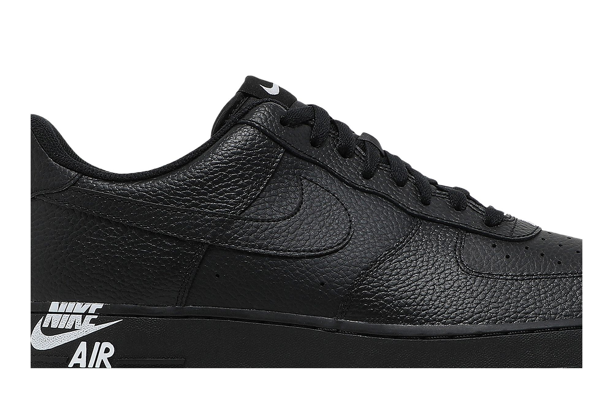 Nike air force 1 07 leather emblem top