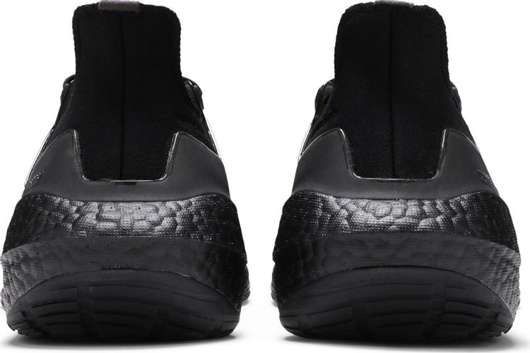 UltraBoost 21 Triple Black