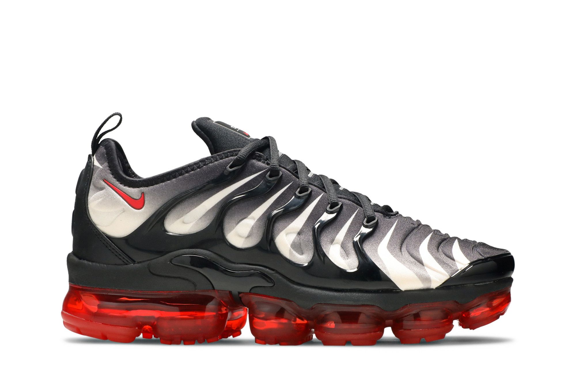 Air vapormax plus black and red top