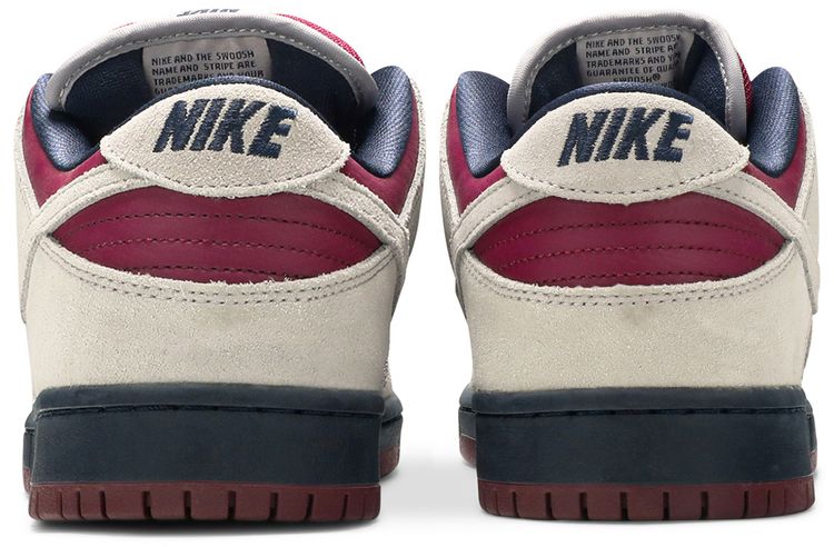 Nike Dunk Low SB True Berry