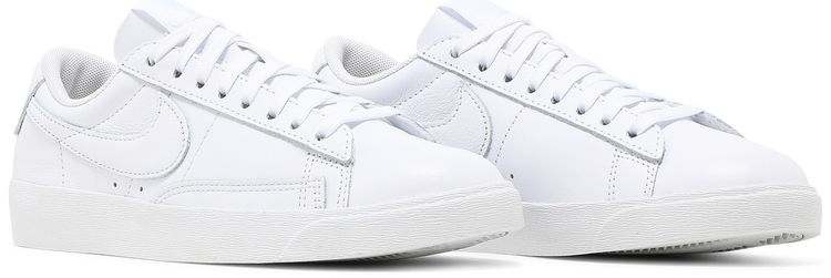 Nike Wmns Blazer Low LE Triple White