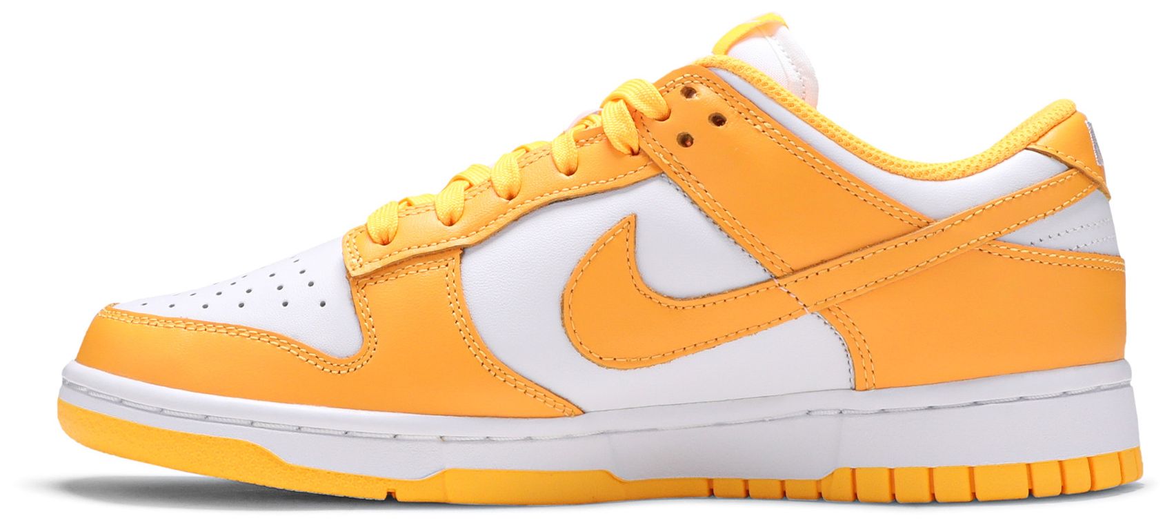 dunk laser orange on feet