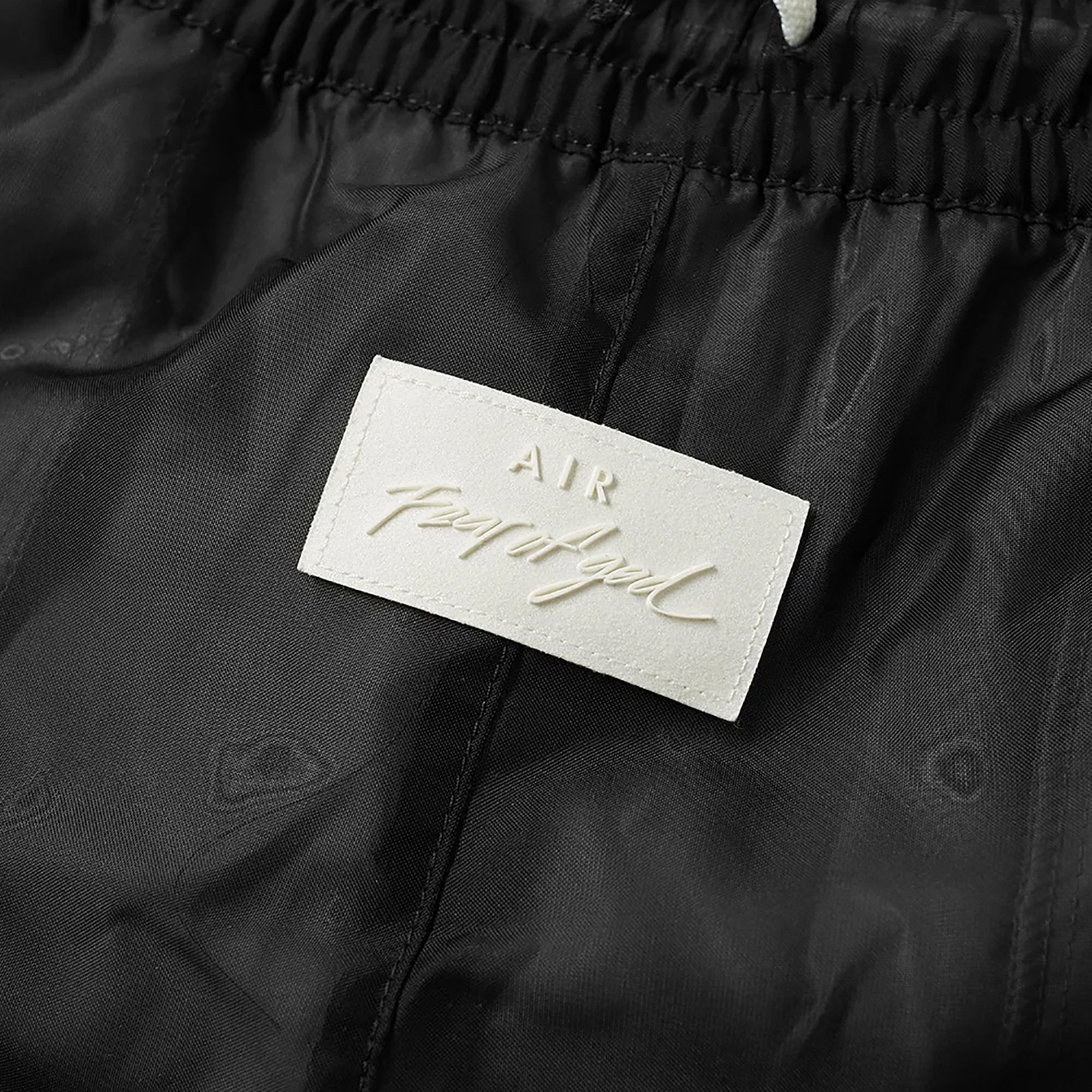 NIKE Fear of God コラボ サルエルパンツ 黒と白 ストライプ FEAR OF GOD x Nike Stretch Shorts Black/Light Bone/Sail