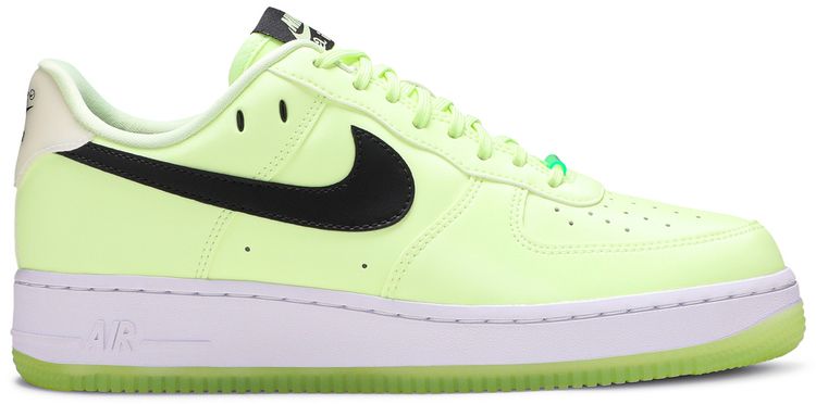 Nike Wmns Air Force 1 07 LX Barely Volt