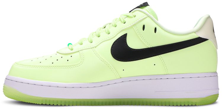 Nike Wmns Air Force 1 07 LX Barely Volt